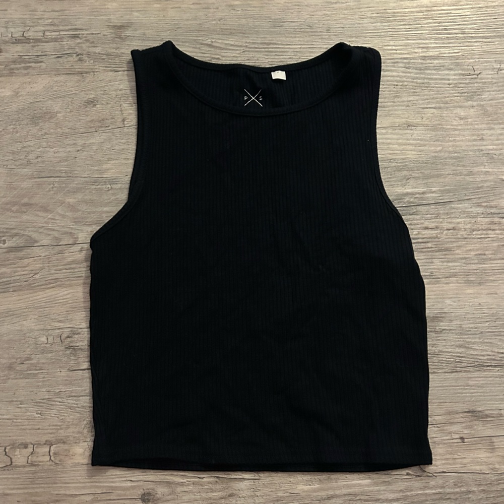 Black basic tank top